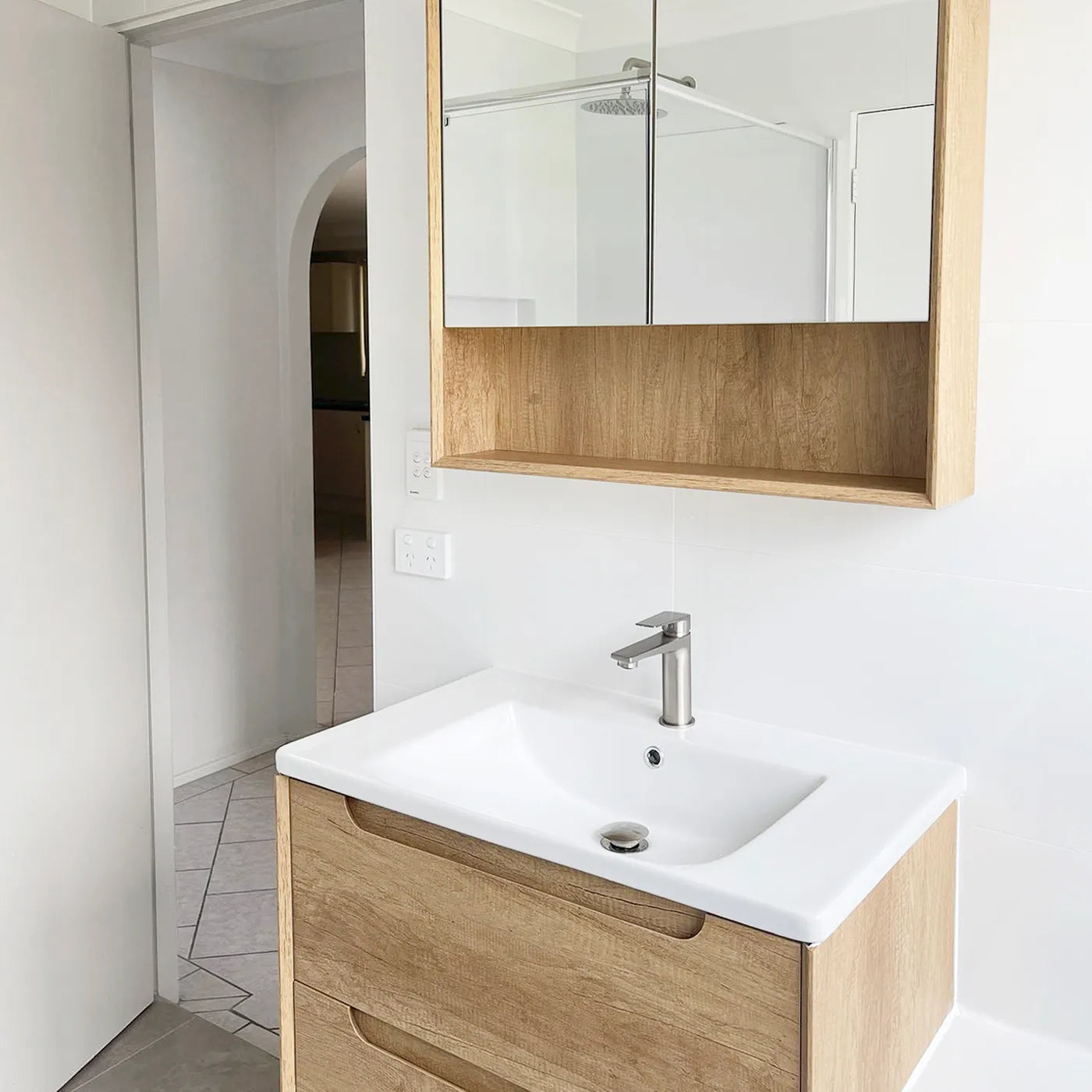 Byron Shaving Cabinet With Shelf